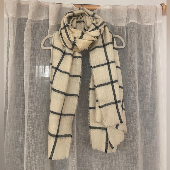 Bundle of 8 Cozy Scarves Zara H&M Anthropologie - Picture 7 of 9